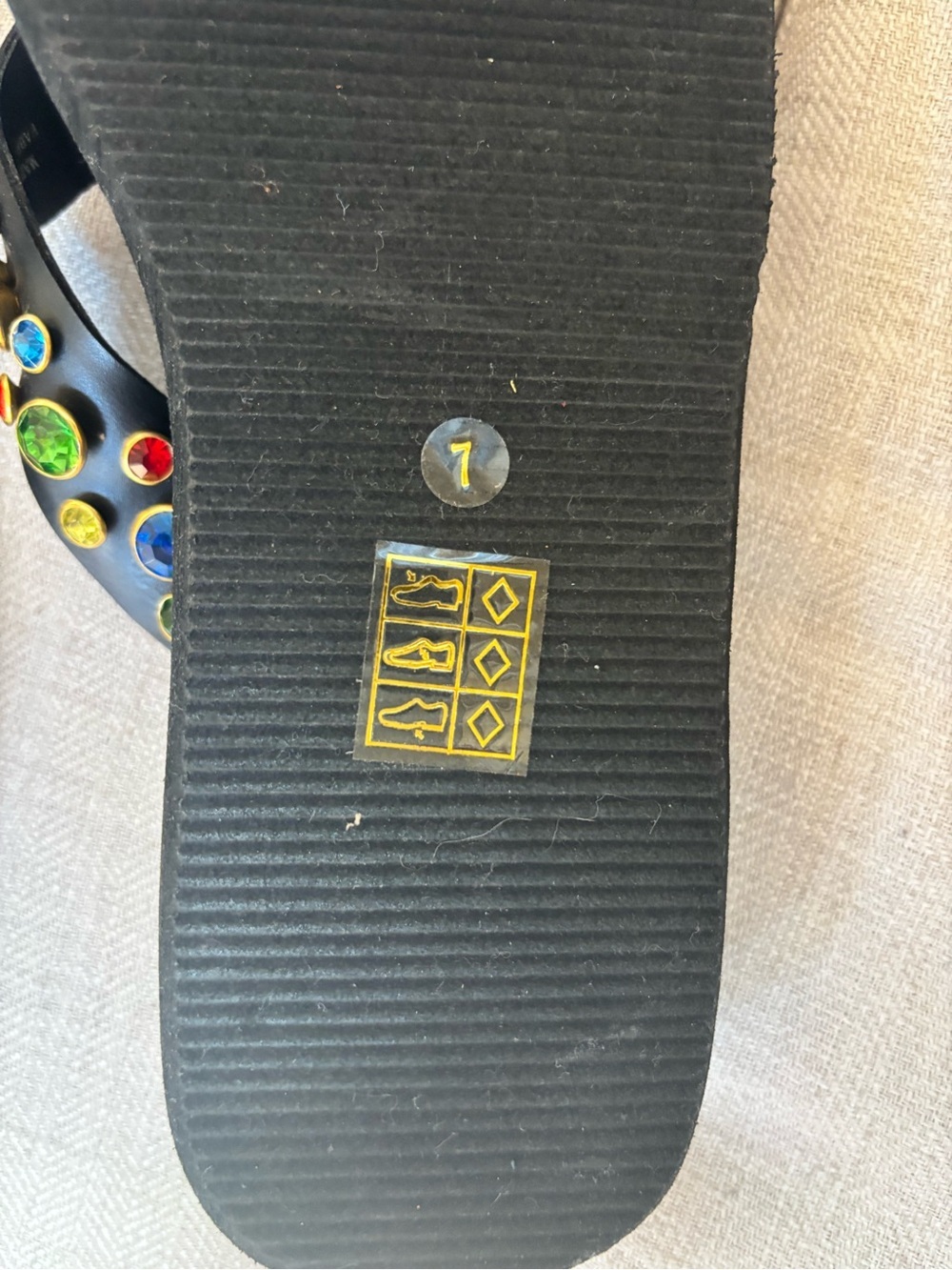 Jeffrey Campbell Black Jeweled Flip Flop Sandals Gold Logo Size 7 NWT - Picture 4 of 4